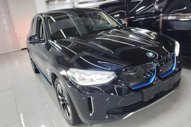 Used BMW iX3 2022 Leading Model Front Right 45 Deg