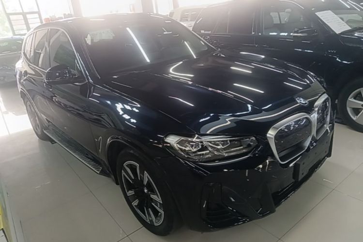 Used BMW iX3 2022 Updated Leading Version Front Right 45 Deg