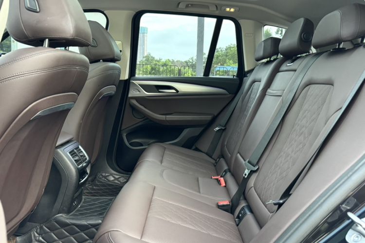 Used BMW iX3 2022 Leading Type Interior 1