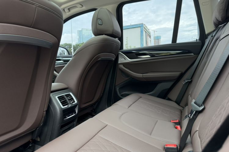 Used BMW iX3 2022 Updated Leading Version Interior 12