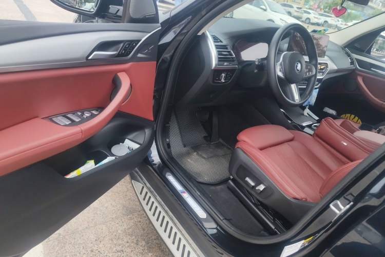 Used BMW iX3 2022 Updated Leading Type Interior 3