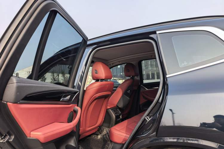 Used BMW iX3 2022 Updated Leading Version Interior 4