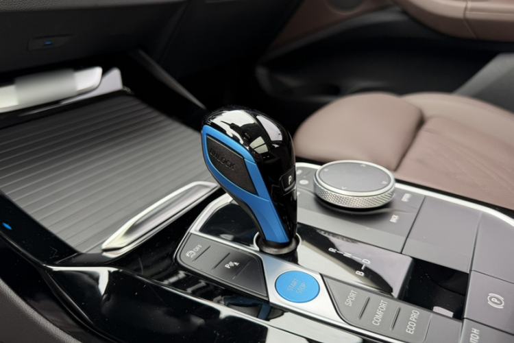 Used BMW iX3 2022 Updated Leading Version Interior 4