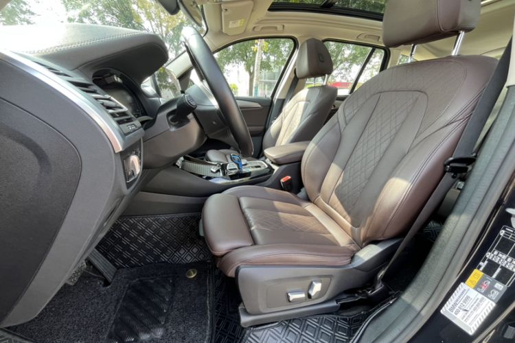 Used BMW iX3 2022 Updated Leading Type Interior 4