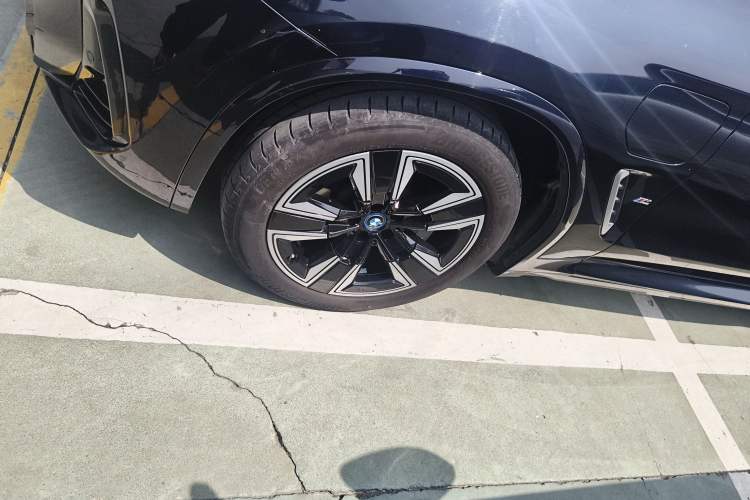 Used BMW iX3 2022 Leading Model Left Front Wheel Hub