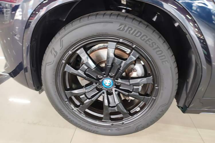 Used BMW iX3 2022 Leading Model Left Front Wheel Hub
