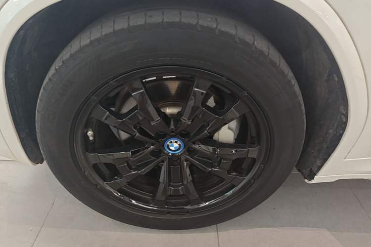 Used BMW iX3 2022 Leading Model Left Front Wheel Hub