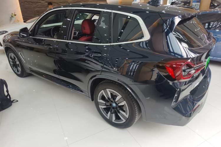 Used BMW iX3 2022 Updated Leading Version Rear Left 45 Deg