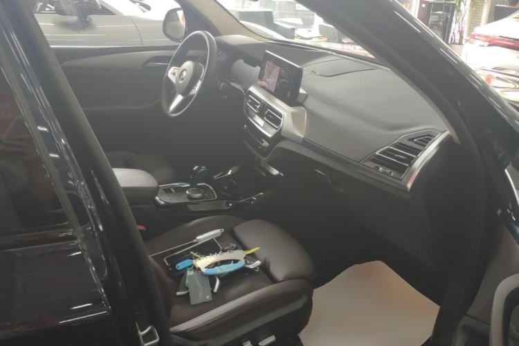 Used BMW iX3 2022 Leading Type Right Front Seat