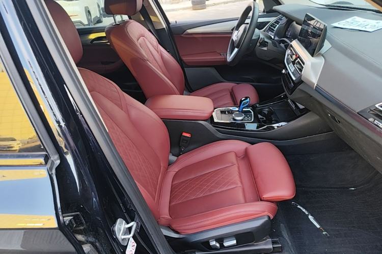 Used BMW iX3 2022 Updated Leading Type Right Front Seat