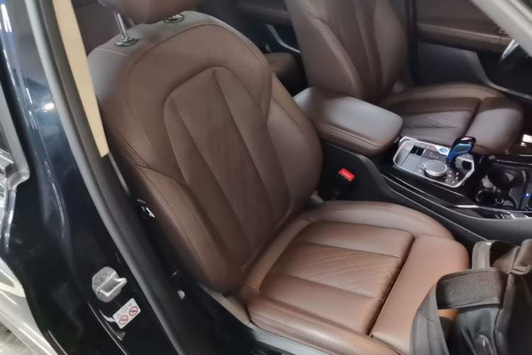 Used BMW iX3 2022 Leading Type Right Front Seat