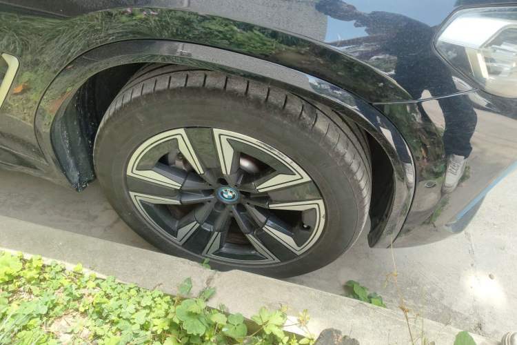 Used BMW iX3 2022 Leading Model Right Front Wheel Hub