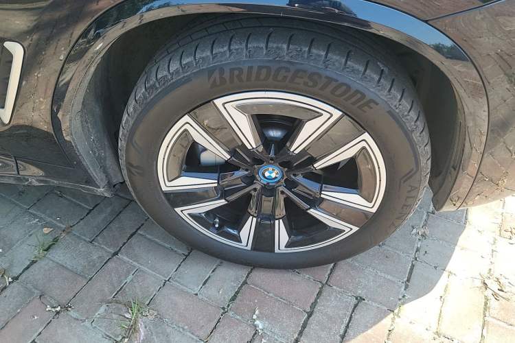 Used BMW iX3 2022 Updated Leading Version Right Front Wheel Hub