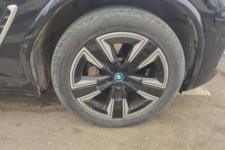 Used BMW iX3 2022 Leading Model Right Front Wheel Hub