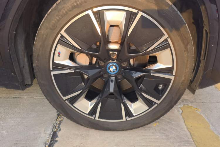 Used BMW iX3 2022 Leading Type Right Front Wheel Hub