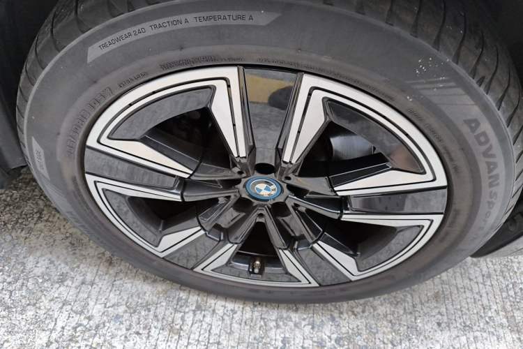 Used BMW iX3 2022 Leading Model Right Front Wheel Hub