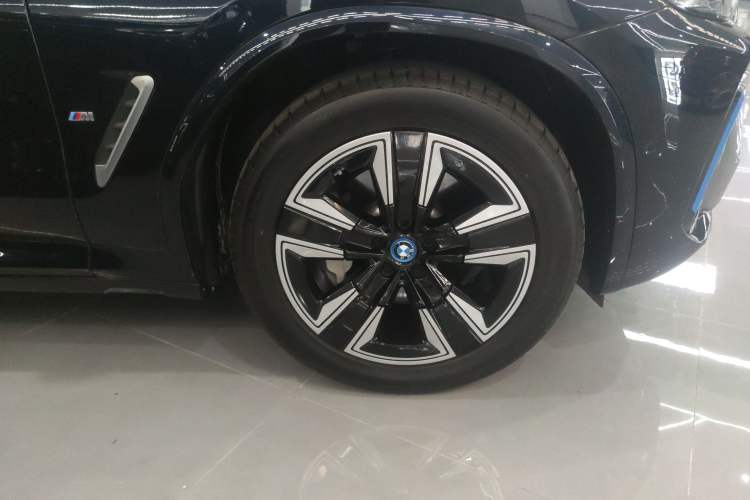 Used BMW iX3 2022 Leading Model Right Front Wheel Hub