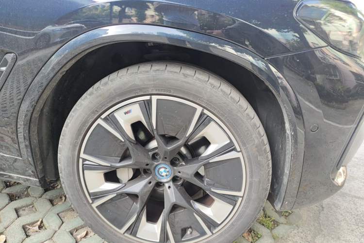 Used BMW iX3 2022 Leading Type Right Front Wheel Hub