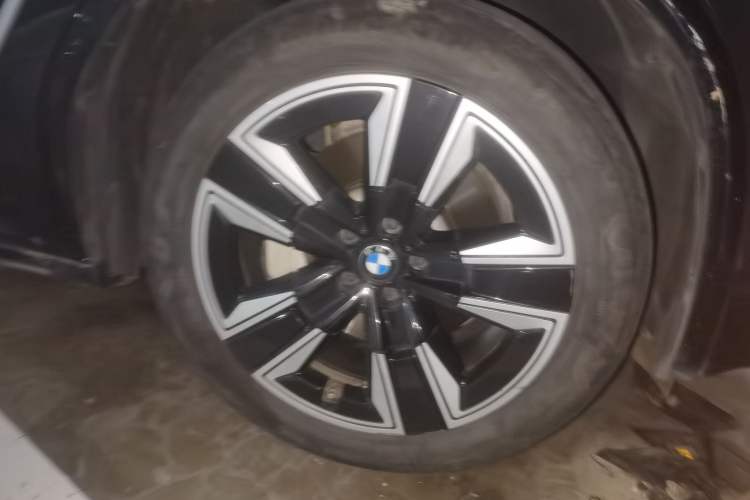 Used BMW iX3 2022 Leading Model Right Front Wheel Hub