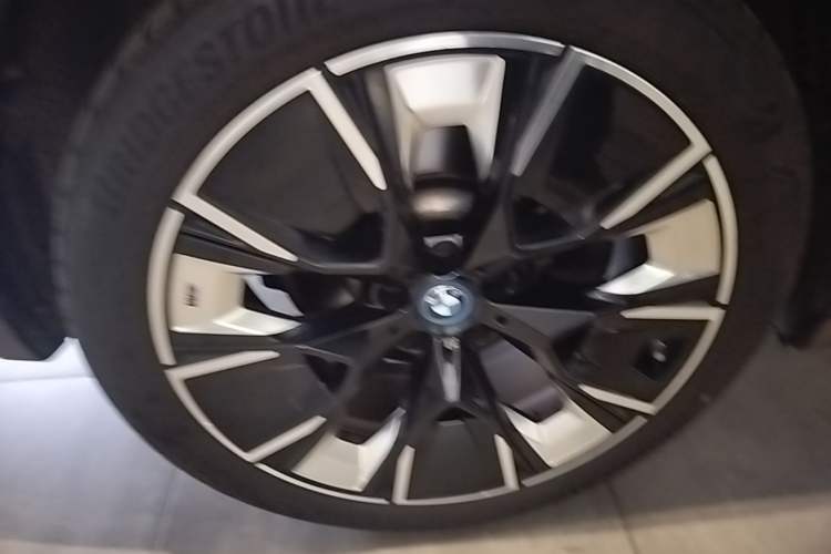 Used BMW iX3 2022 Leading Type Right Rear Wheel Hub