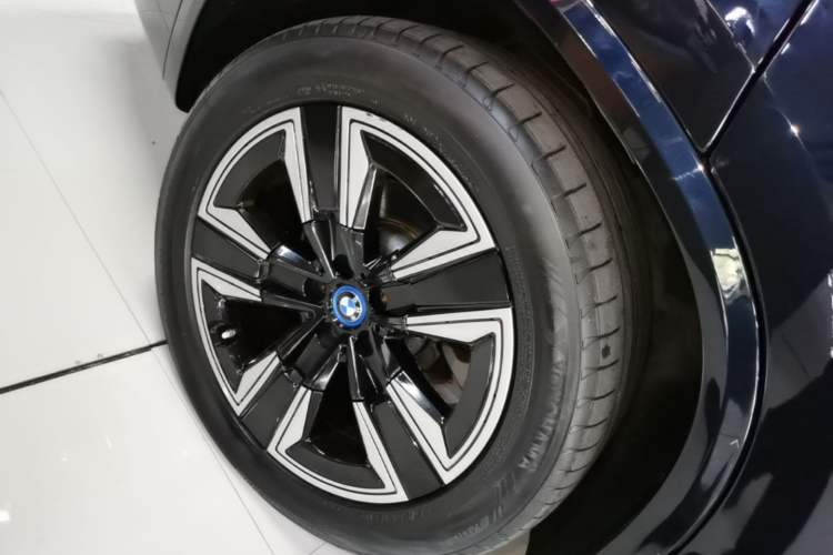 Used BMW iX3 2022 Leading Model Right Rear Wheel Hub