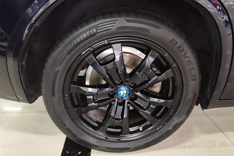 Used BMW iX3 2022 Leading Model Right Rear Wheel Hub