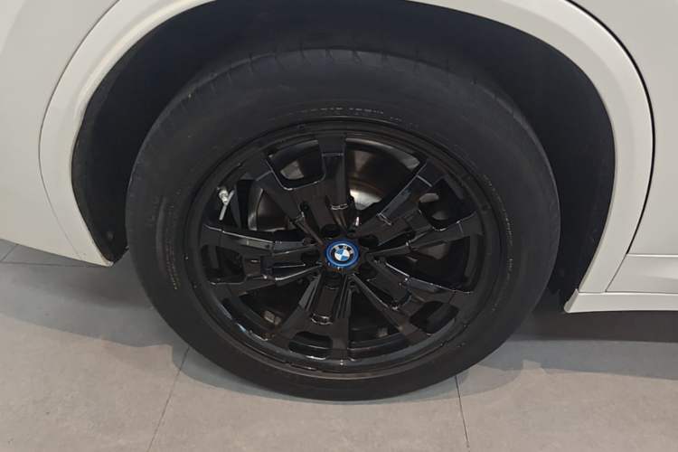Used BMW iX3 2022 Leading Model Right Rear Wheel Hub