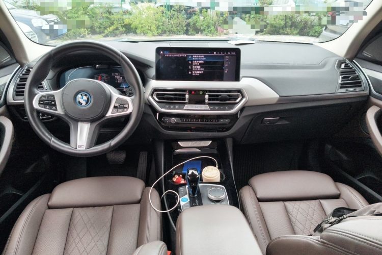 Used BMW iX3 2022 Leading Type Center Console