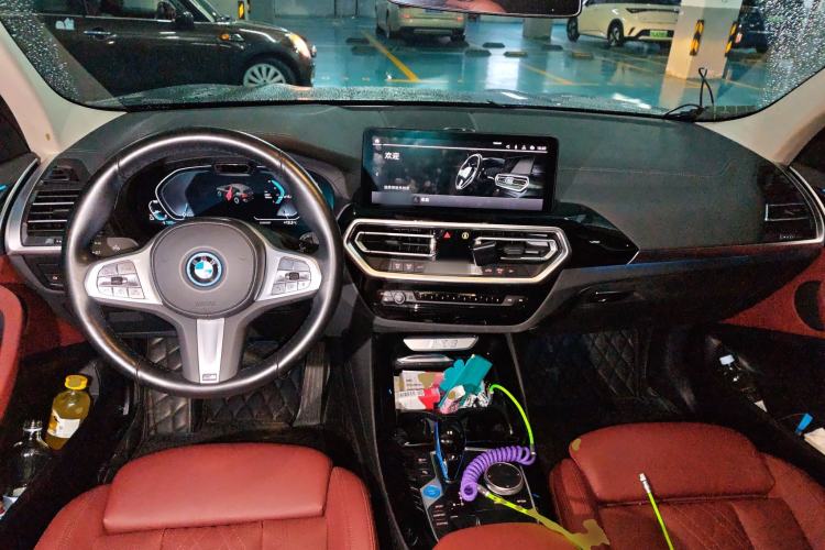 Used BMW iX3 2022 Leading Model Center Console