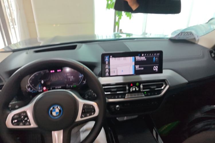 Used BMW iX3 2022 Leading Type Center Console