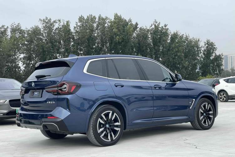 Used BMW iX3 2022 Leading Model Exterior 6