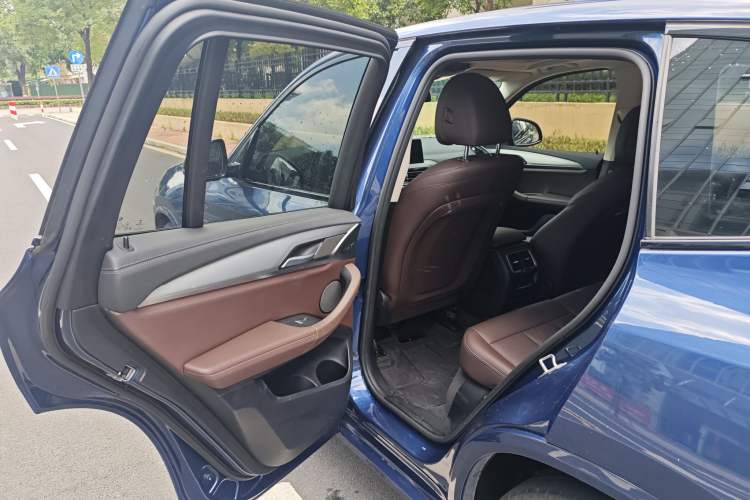Used BMW iX3 2022 Leading Type Interior 4