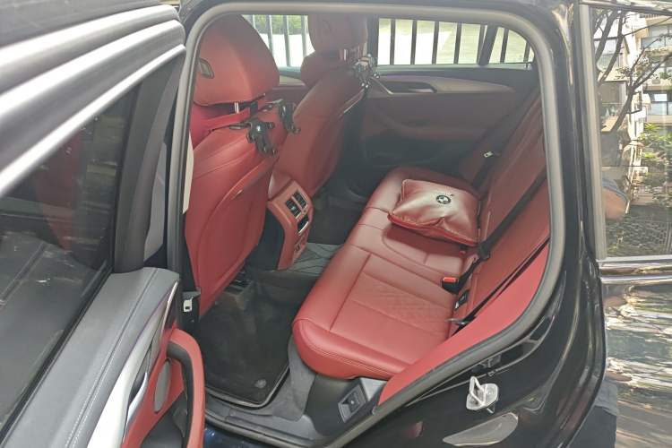 Used BMW iX3 2022 Updated Leading Type Interior 4