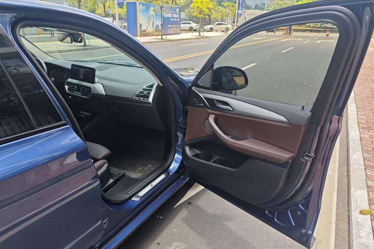 Used BMW iX3 2022 Leading Type Interior 9
