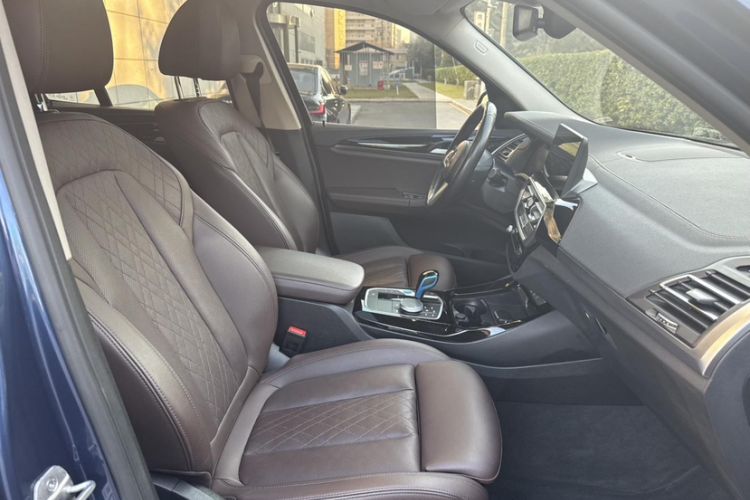 Used BMW iX3 2022 Leading Model Interior 9