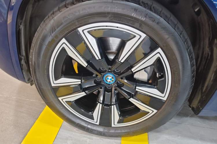 Used BMW iX3 2022 Leading Model Left Front Wheel Hub