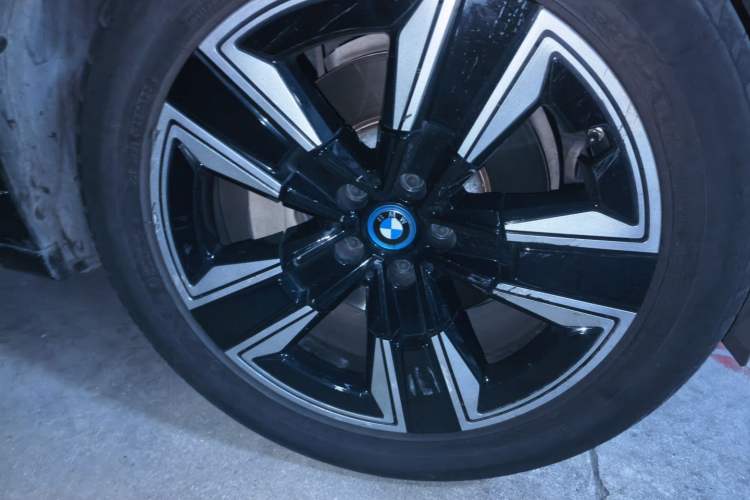 Used BMW iX3 2022 Leading Model Right Front Wheel Hub