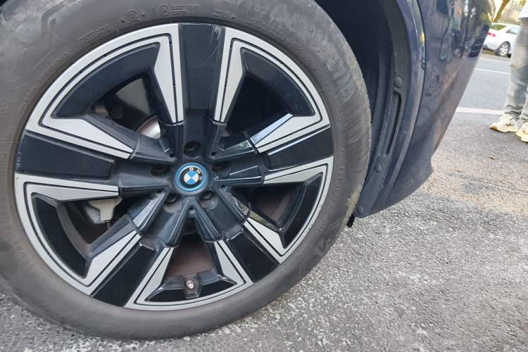 Used BMW iX3 2022 Leading Model Right Front Wheel Hub