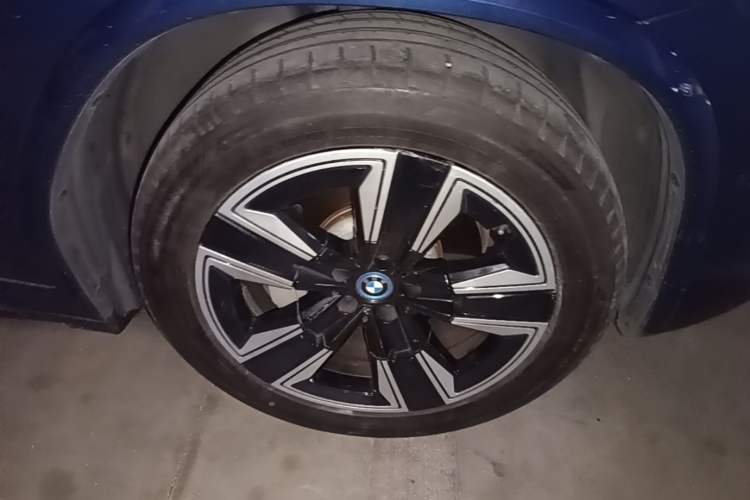 Used BMW iX3 2022 Leading Model Right Front Wheel Hub