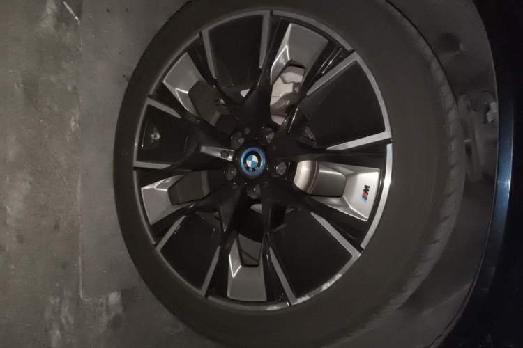 Used BMW iX3 2022 Updated Leading Type Right Front Wheel Hub