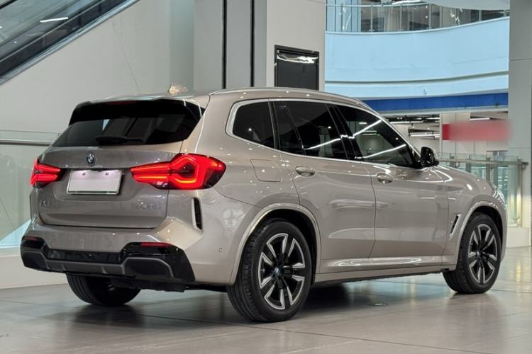 Used BMW iX3 2022 Leading Model Exterior 4