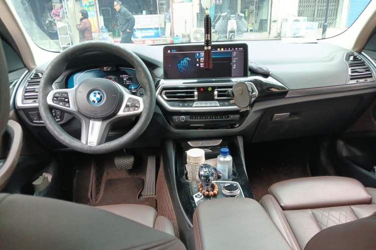 Used BMW iX3 2022 Updated Leading Version Center Console