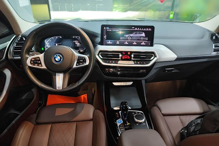 Used BMW iX3 2022 Leading Type Center Console