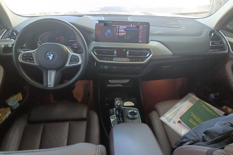 Used BMW iX3 2022 Leading Type Center Console