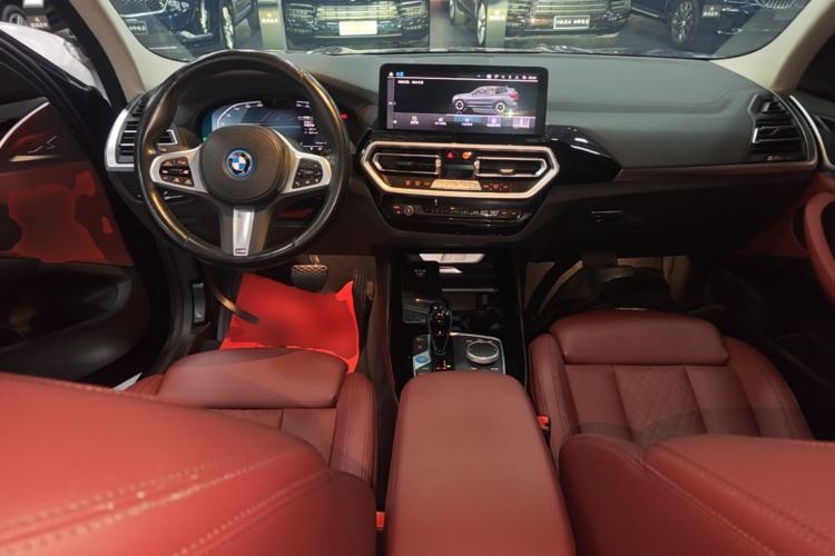 Used BMW iX3 2022 Leading Model Center Console