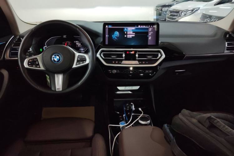 Used BMW iX3 2022 Leading Model Center Console