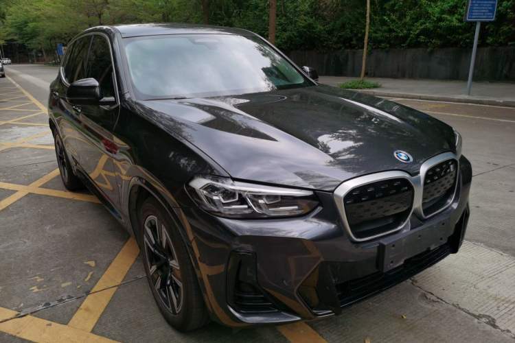 Used BMW iX3 2022 Leading Model Front Right 45 Deg