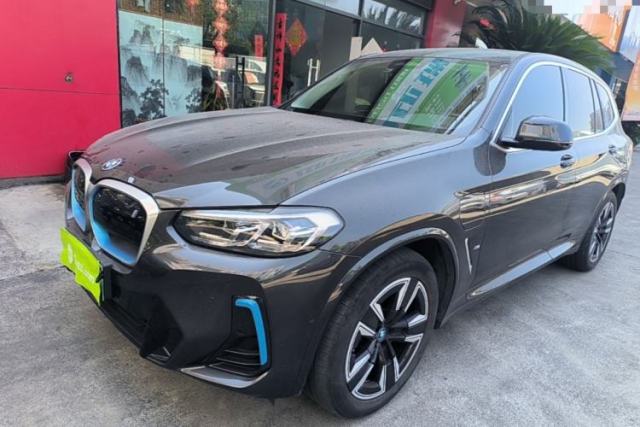 Ojetý BMW iX3 2022 Leading Model