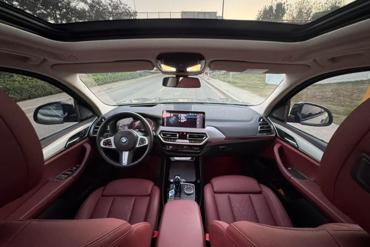 Used BMW iX3 2022 Leading Type Interior 1