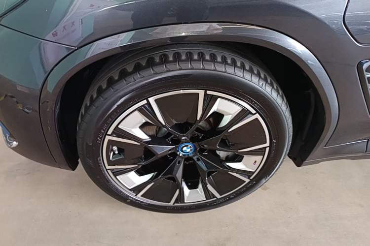 Used BMW iX3 2022 Leading Type Left Front Wheel Hub